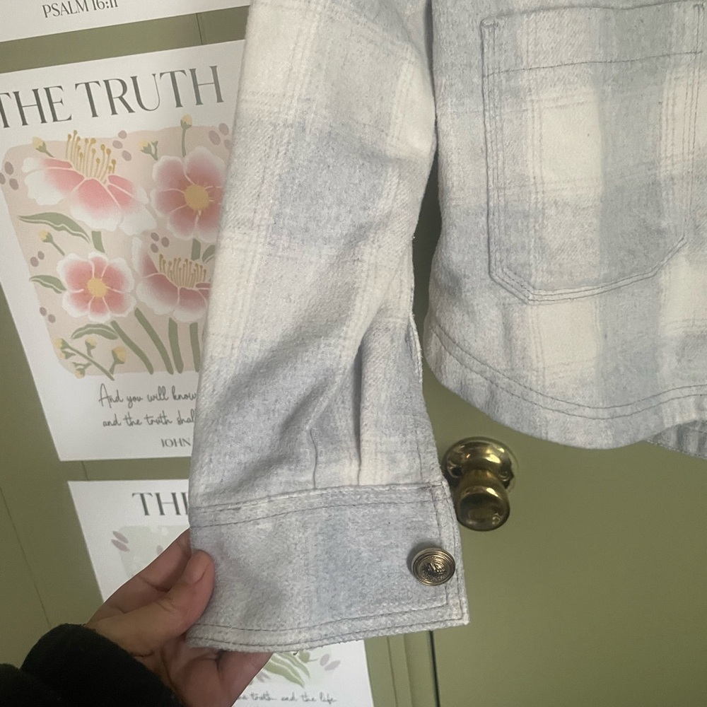 American Eagle Full Button Oversized Shacket Sz XS - image 5